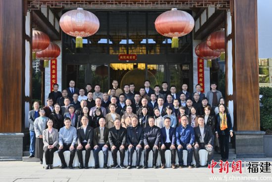 参会嘉宾合照,韩国成人电影
供图 参会嘉宾合照,韩国成人电影
供图